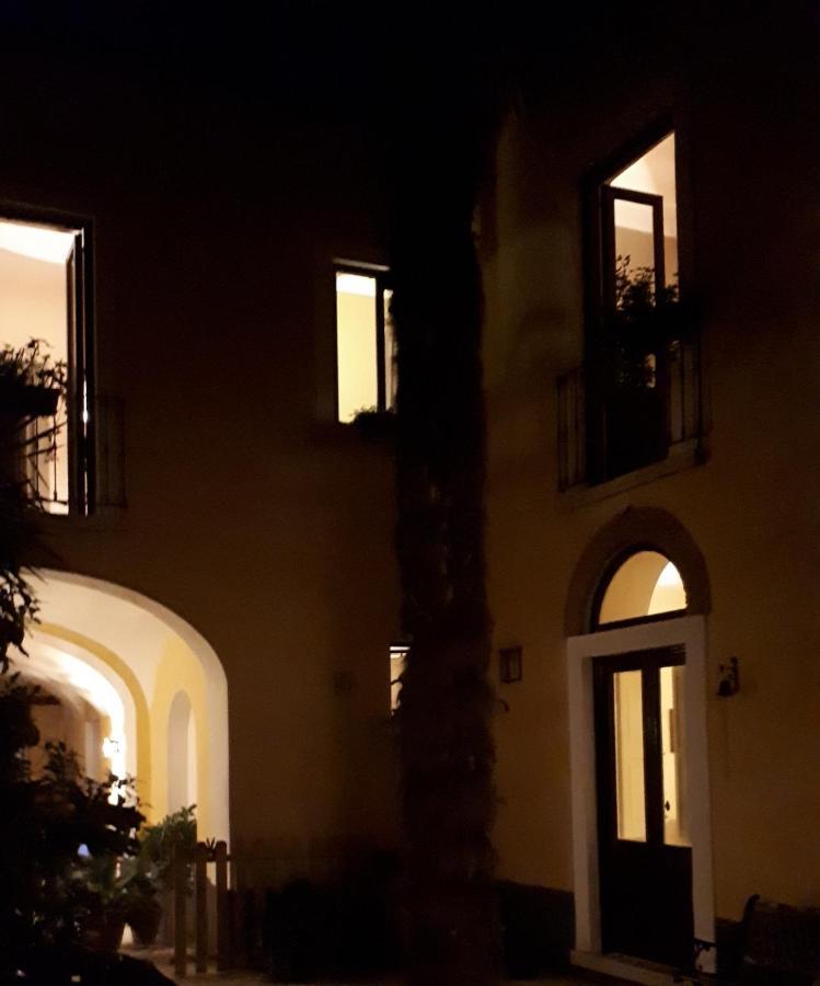Dependance Royale Bed & Breakfast Caserta Eksteriør bilde